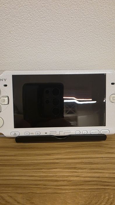 Sony PSP 3000, Modat, 550 jocuri, 9 în 1,  gata de joacă