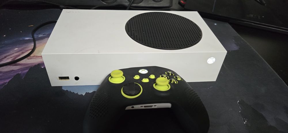 Set gaming Xbox Series S + volan + joystick + tastatură Logitech