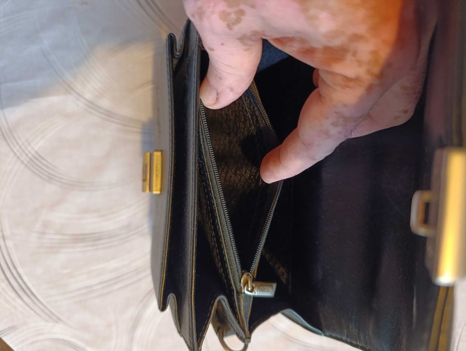 Елегантна кожена чанта PETEK – Стил и качество в едно