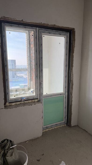 Балконная дверь с окном