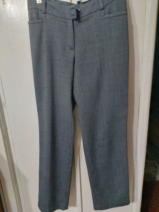 Продаются брюки женские