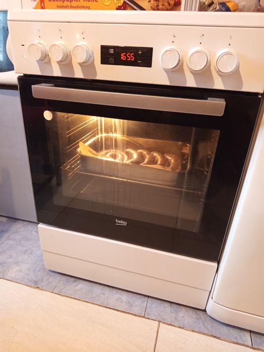 Кухненска печка Беко керамичен плот