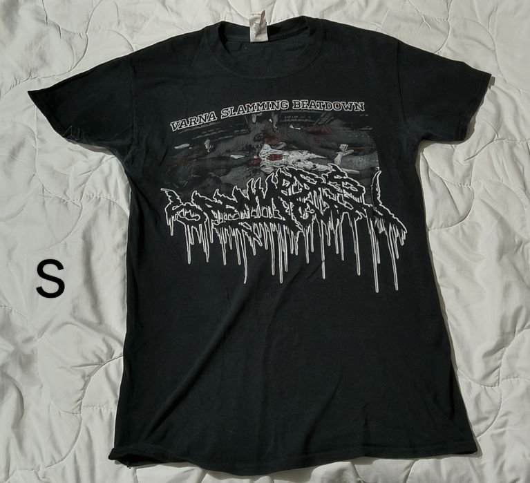 Продавам тениски, които не нося вече