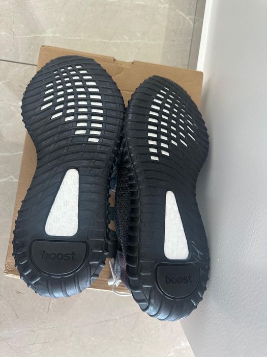 Yeezy Boost 350 V2