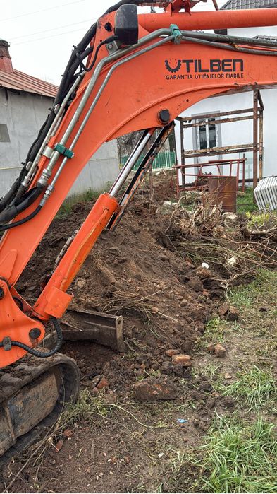 Inchiriez Miniexcavator Buldoexcavator si Basculabila