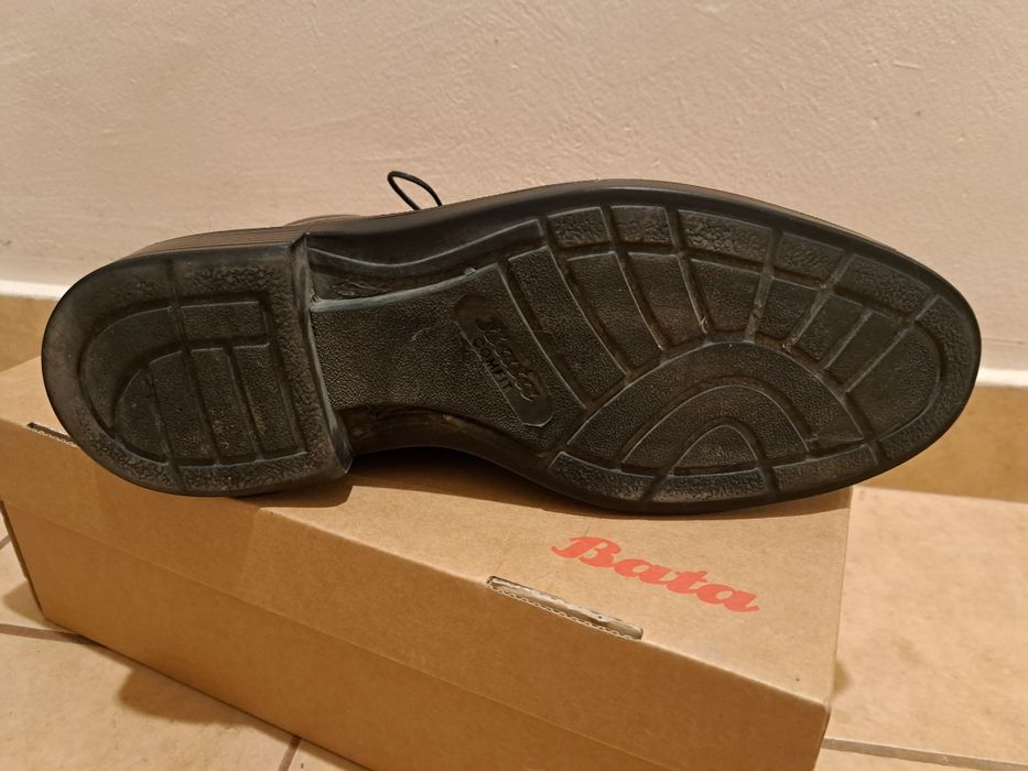 Обувки естествена кожа Bata