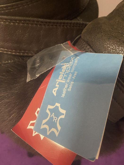 Vand haina blana naturala noua, cu eticheta