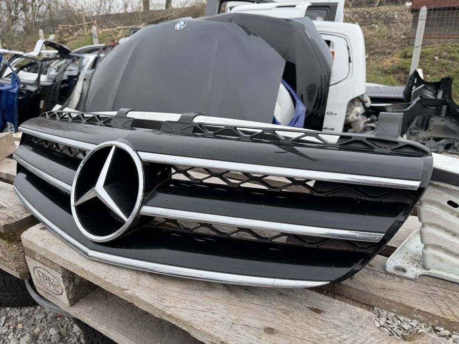 Решетка Mercedes R Class W251