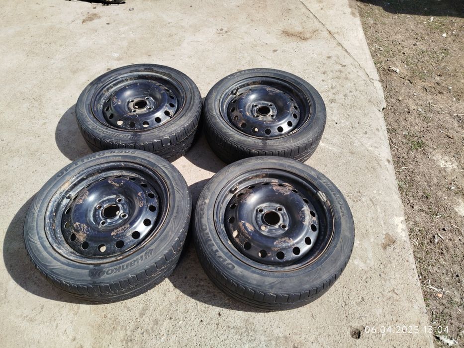 Продам резину  со штатными дисками