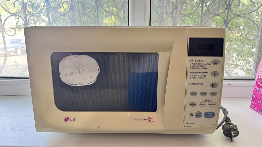 Продаю микроволновую печь LG MS-2042G Цена: 13 000 ₸