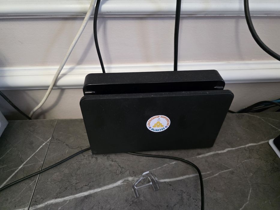 Vând Nintendo Switch OLED – modat – stare foarte bună – pachet complet