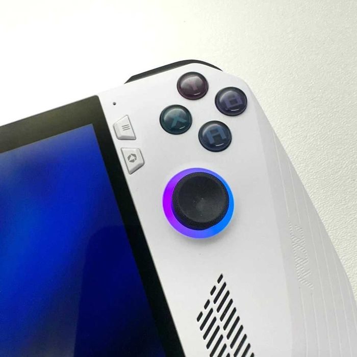 СПЕШНО! Asus ROG Ally Z1 Extreme – НАМАЛЕНА ЦЕНА 850 лв.