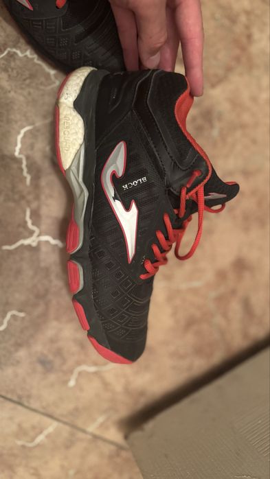 Продам кроссы волейбольные