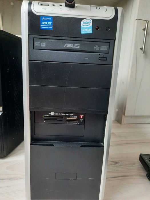 calculator + monitor + tastastură si Căști gaming