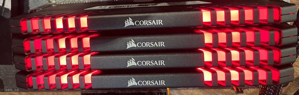 32GB (4x8GB) Corsair Vengeance LED RED | DDR4-3000 @DDR4-3200 CL16 | DDR4 RAM памет за AMD AM4 и за Intel системи
