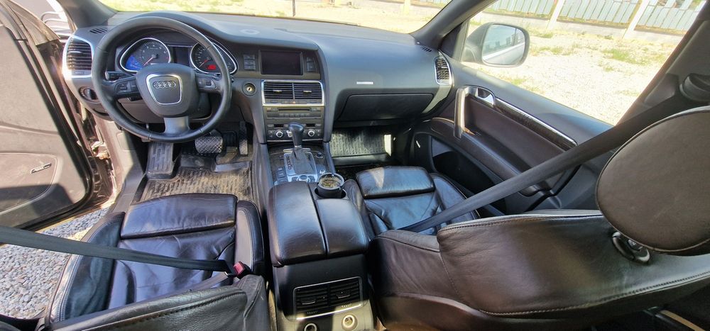 Audi Q7 4.2 бензин