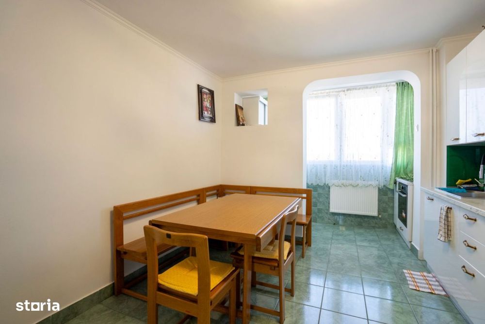 Apartament 3 camere, 2 bai, Nufarul , etaj intermediar