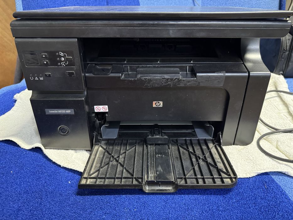 Продам принтер LaserJet M1132 MFP