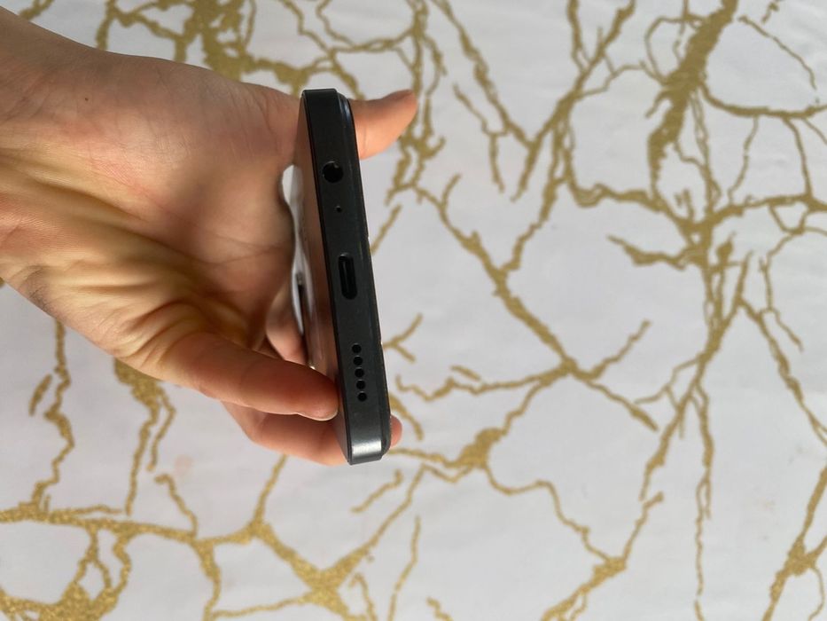 Обменяю хонор х6б в идеале