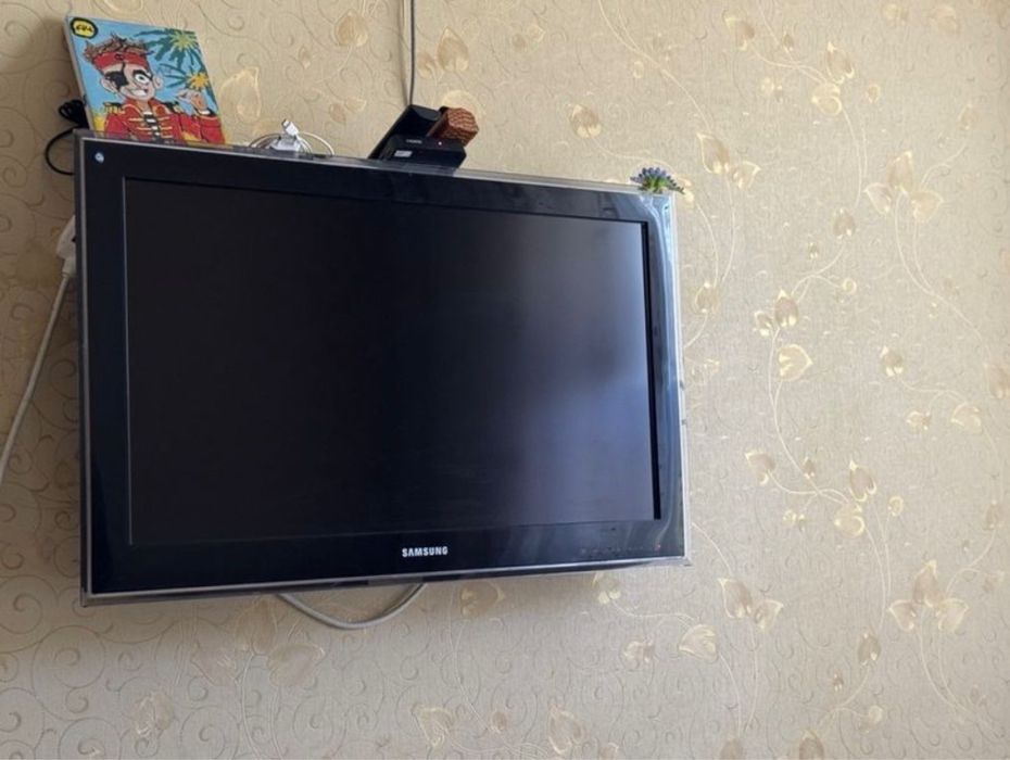 продам телевизор Самсунг