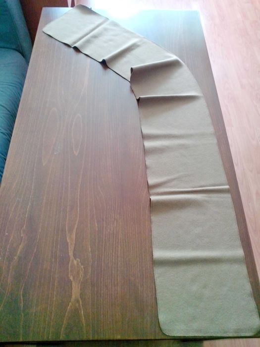 Продавам два зимни мъжки шала.