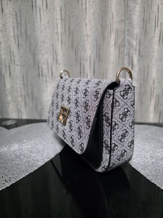 Geanta GUESS noua