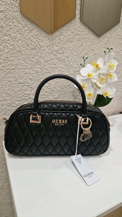 Нова чанта Guess