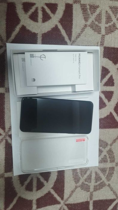 Продавам телефон HUAWEI P Smart Pro 2019.