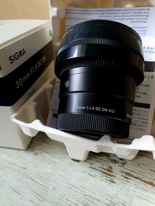 Oбектив Sigma 30mm f/1.4 DC DN Contemporary за Sony E-mount