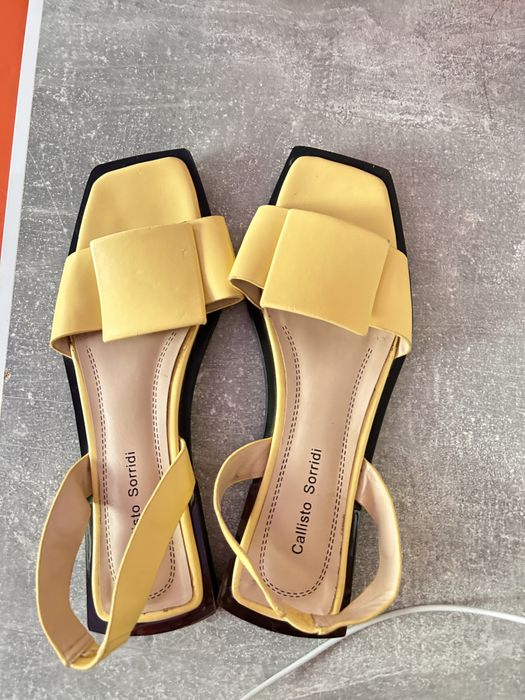 Сандалетки сатылады.