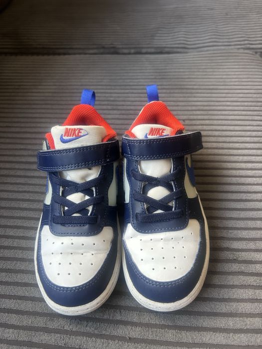 Маратонки Nike и Asics