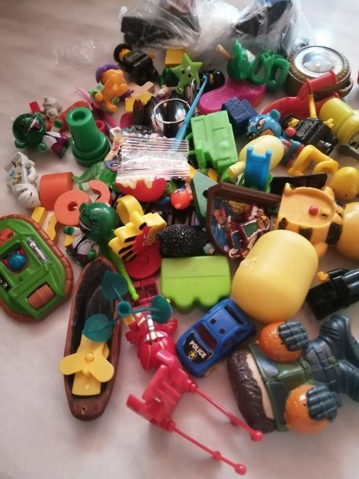 Игрушки киндеры и мослы