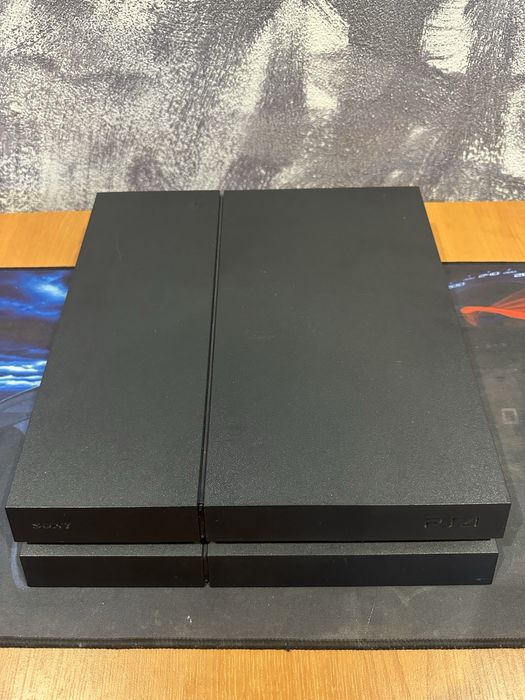 PlayStation 4, Controller, 2 Jocuri si Toate Cablurile Necesare