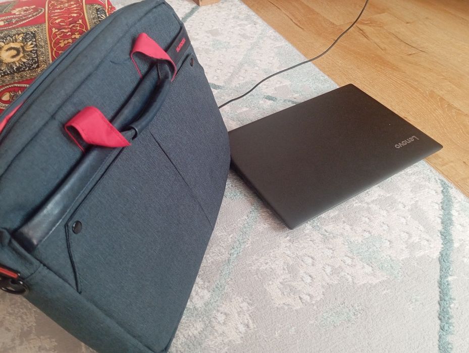 Lenevo IdeaPad  (81D)