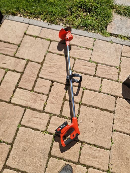 Продавам тример,храсторез