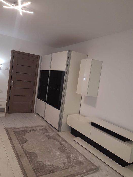 32 mp, etaj intermediar, mobilata, utilata