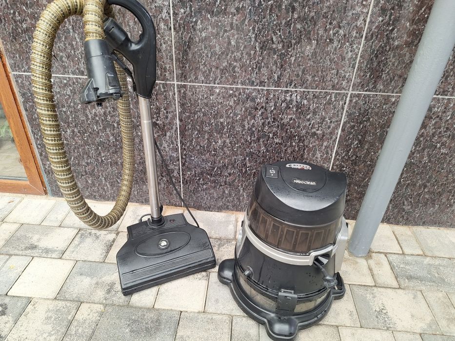Продается пылесос Roboclean