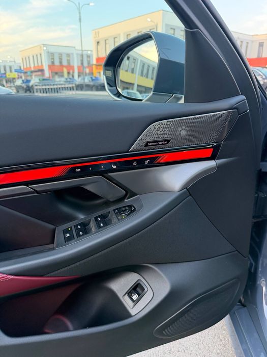 BMW i5 35L 2024 yil M -Sport