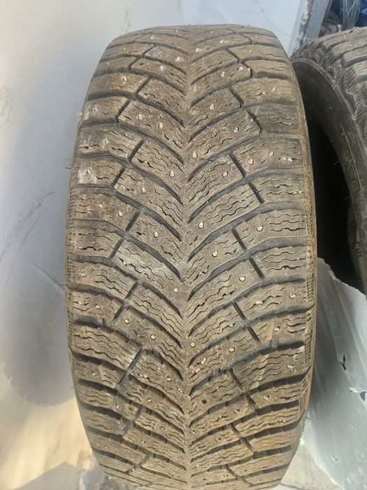 Продам резину б/у 215×55×18