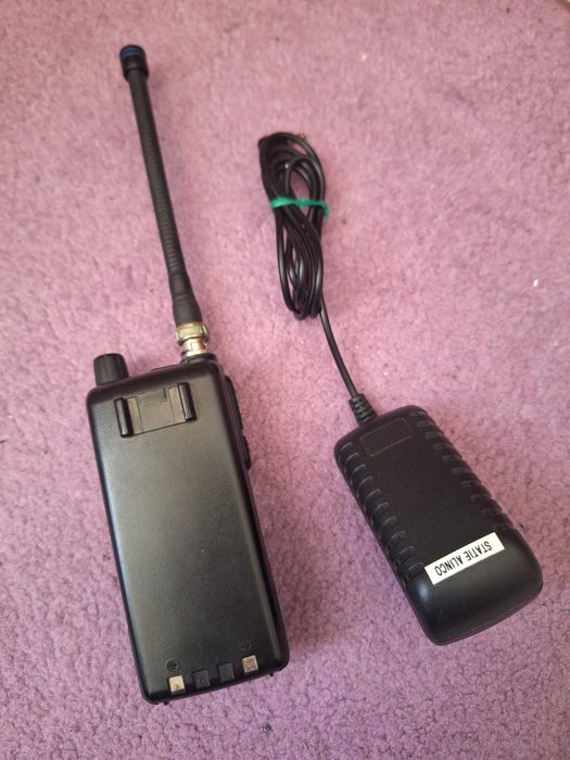 Statie radio emisie receptie transceiver 2m Alinco DJ 195E Japan 5W