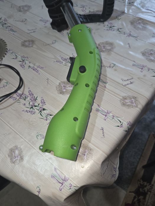 Motocoasă electrică