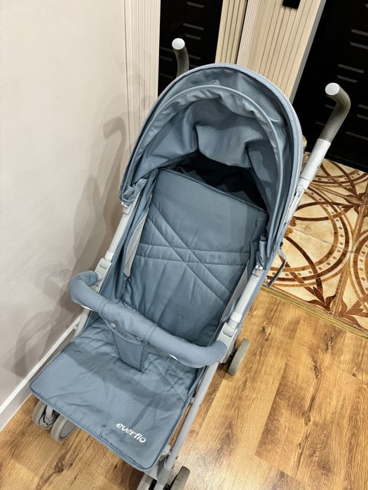 Продам коляску трость