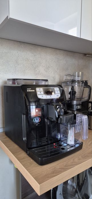 Кафемашина робот Philips Saeco Intelia