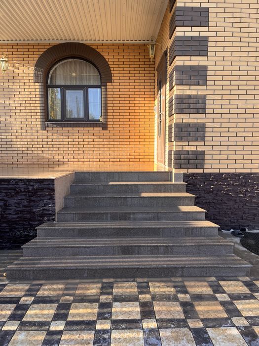 Гранит Атырау лестница перила плитка