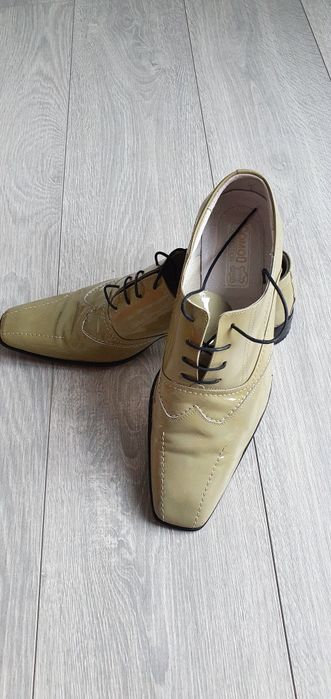 Pantofi de piele lacuita 40