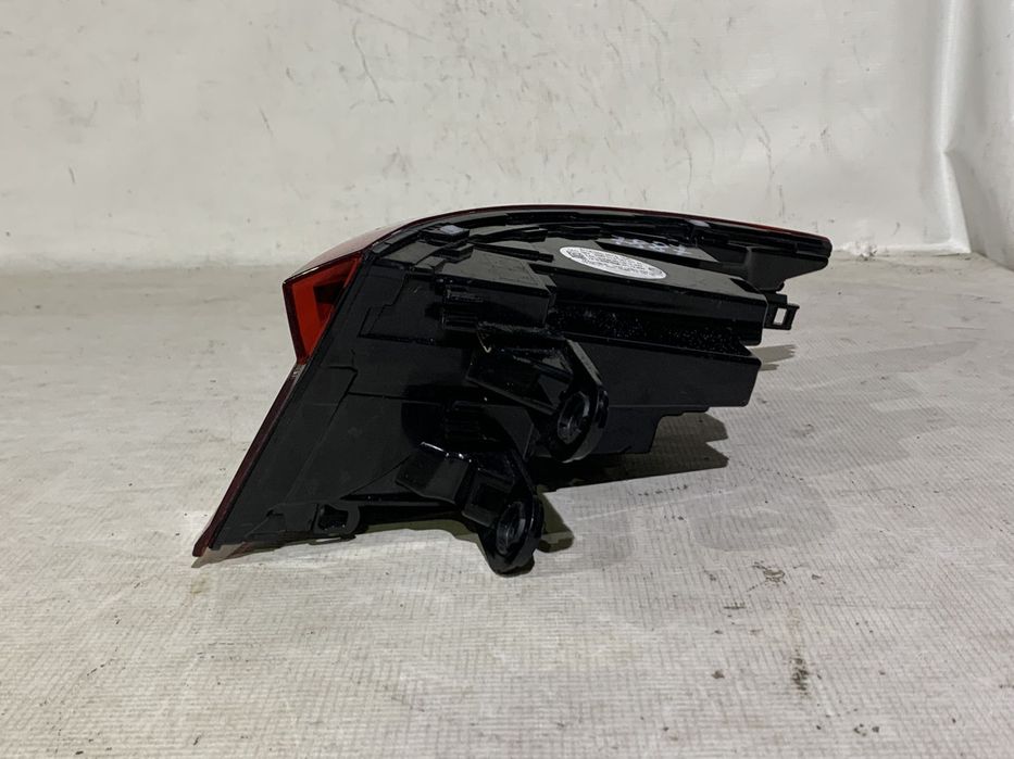 Lampa stop stanga pe aripa, Skoda Enyaq, 2021, 2022, 2023, 2024, cod origine OE 5LA945207A.