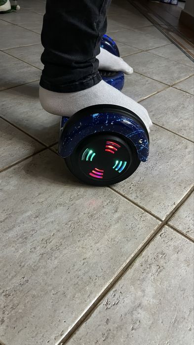 Hoverboard  cu lumini si bluetooth