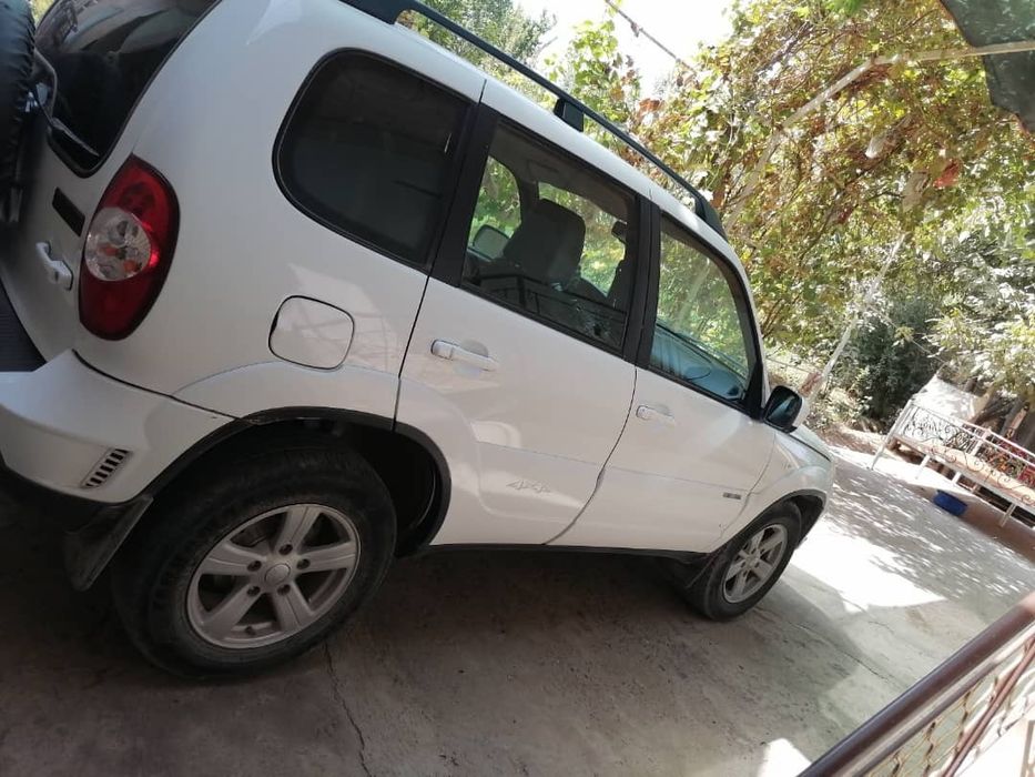 Niva Chevrolet 2018 yil. Probegi 70000 km yurgan.