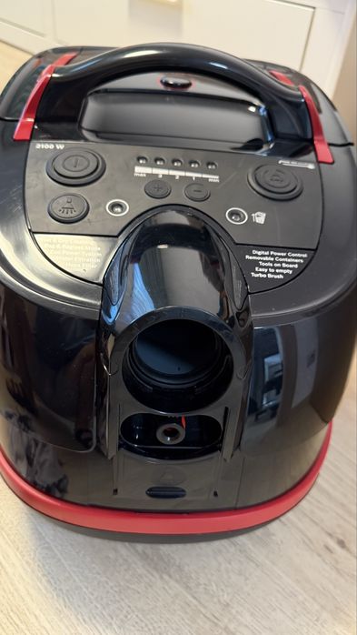 Aspirator cu sac Bosch cu spalare; covoare, canapele etc.