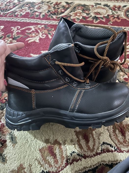 Продам ботинки рабочие